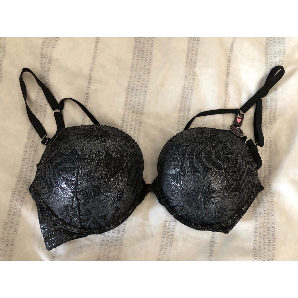 Black 34D Victoria’s Secret bombshell bra